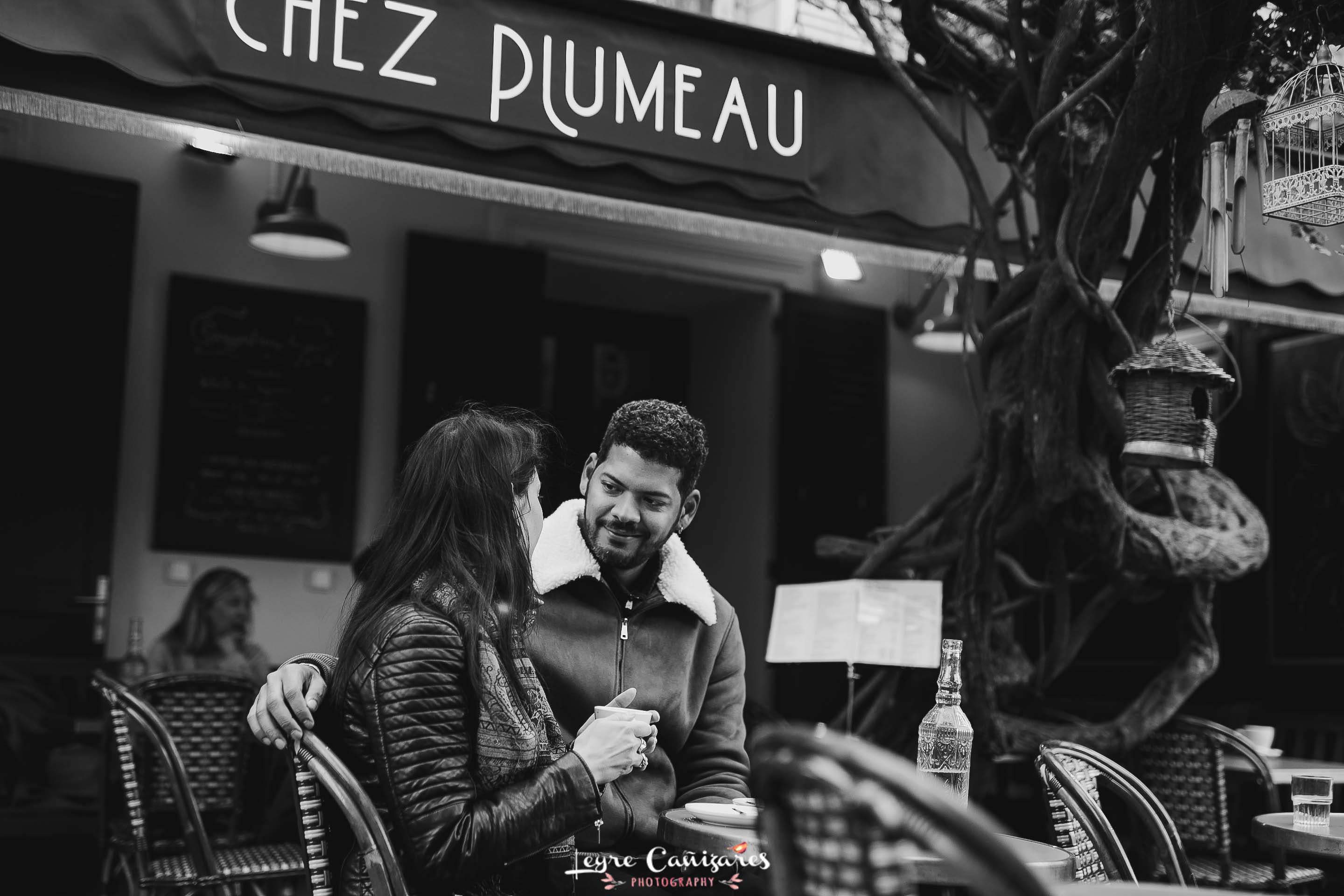 sesion de fotos de pareja en montmartre, paris