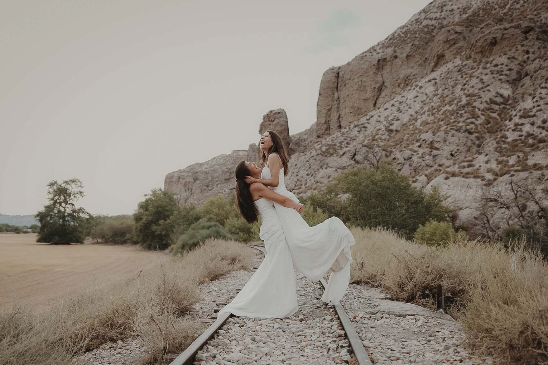 fotografia de elopement lgtb en madrid con leyre canizares