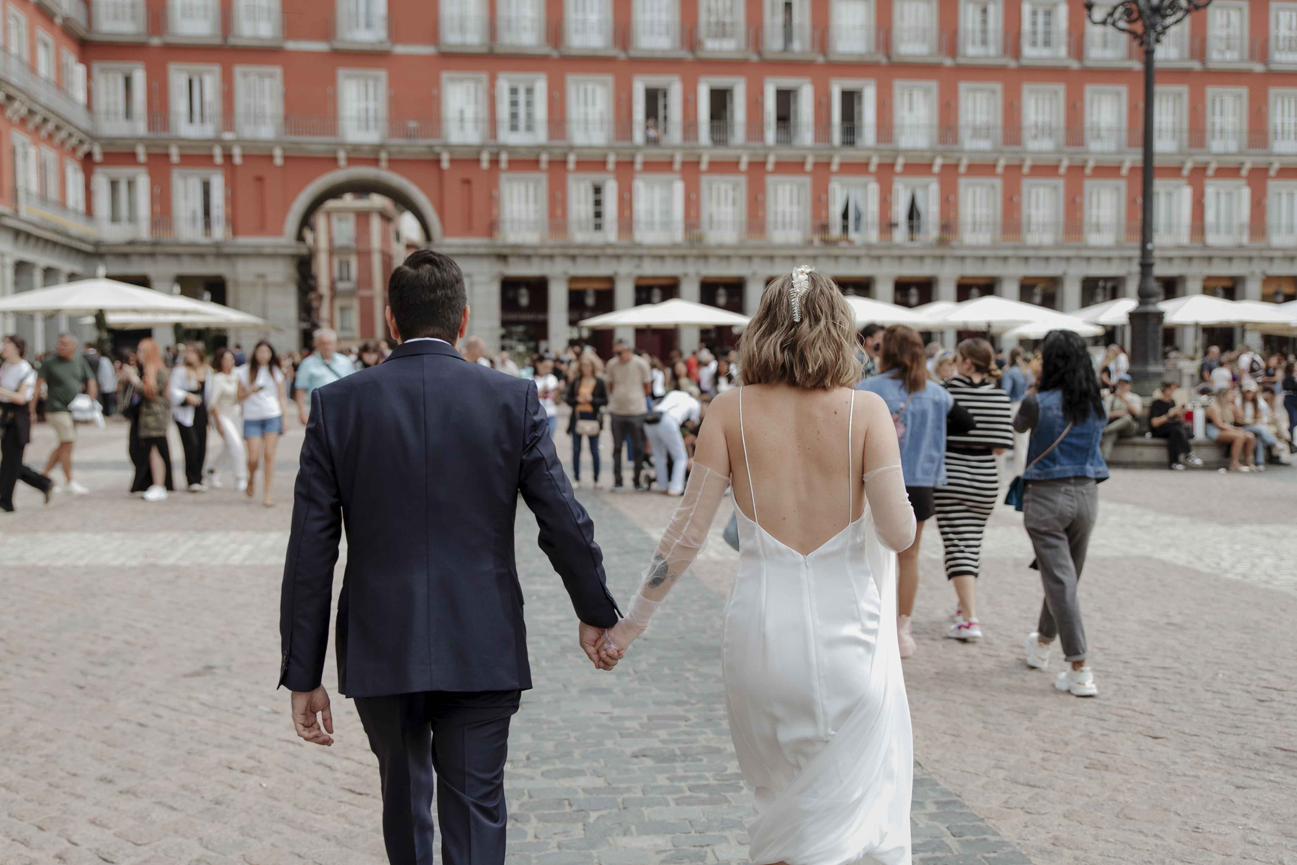 fotografa de bodas en el ayuntamiento de la plaza mayor de madrid