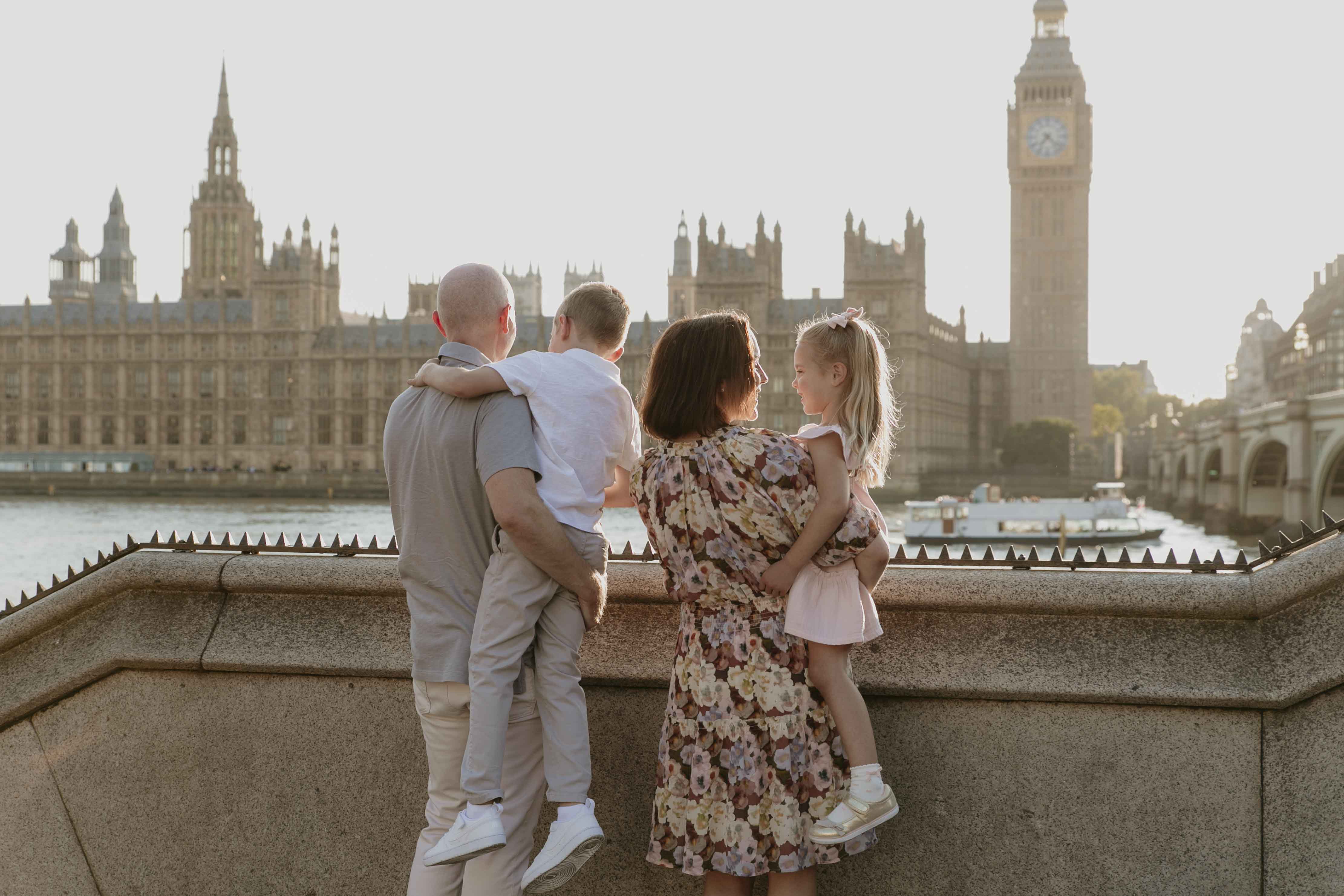 sesiones en familia en madrid para conseguir fotos naturales