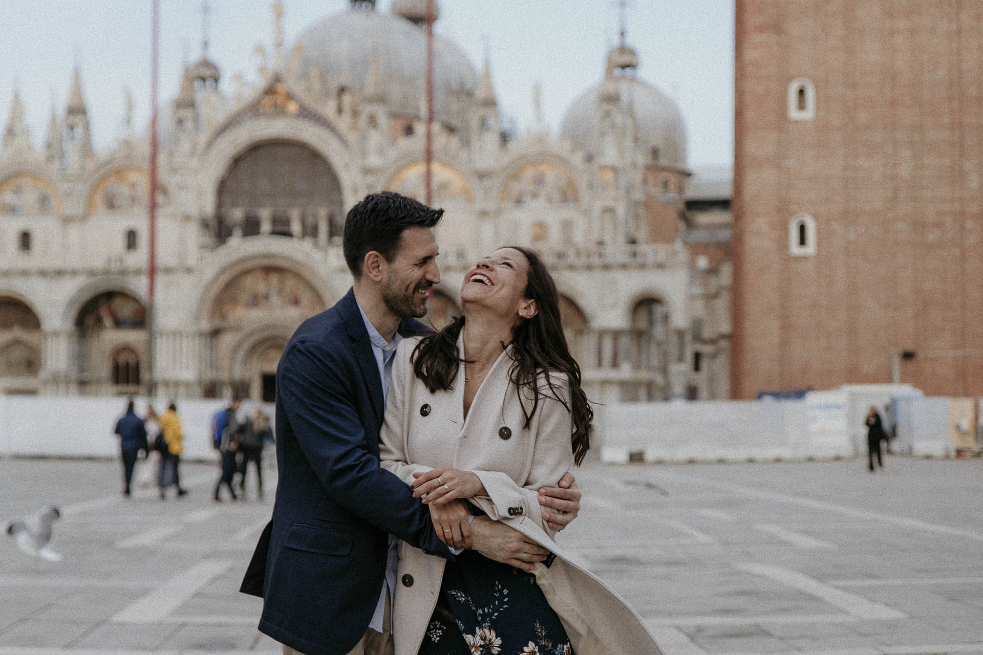 venice engagement photo session at san marcos plaza