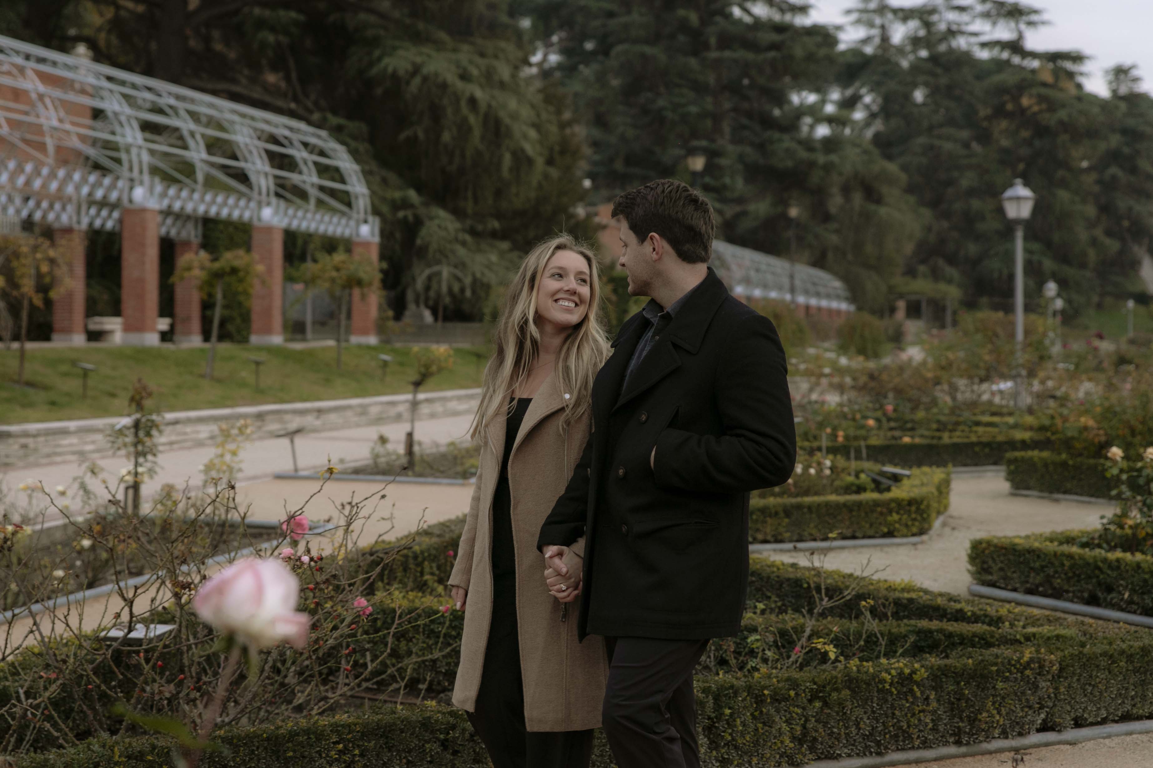 proposal photoshoot at parque del oeste, madrid
