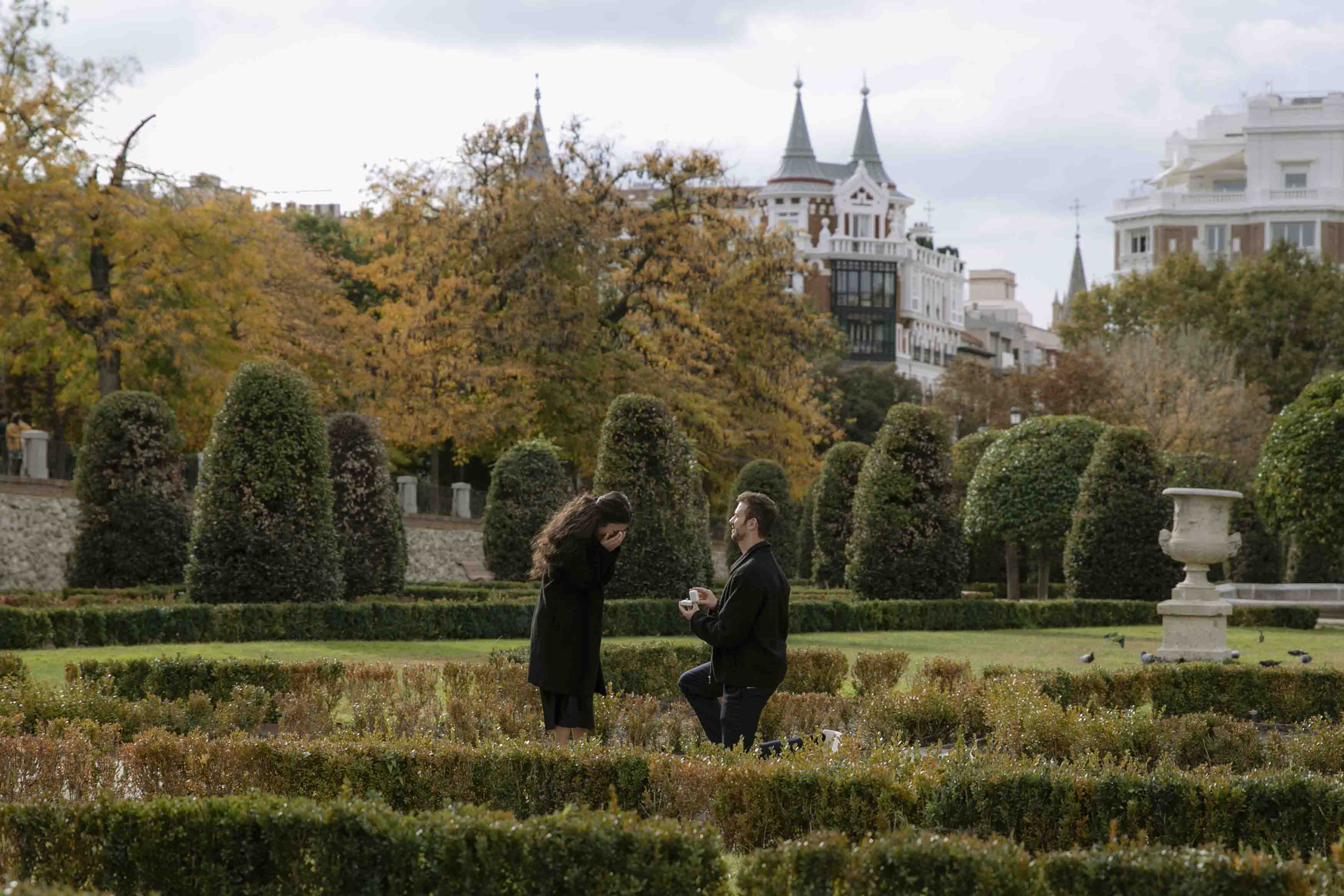 fotografia de pedida de matrimonio sorpresa en madrid