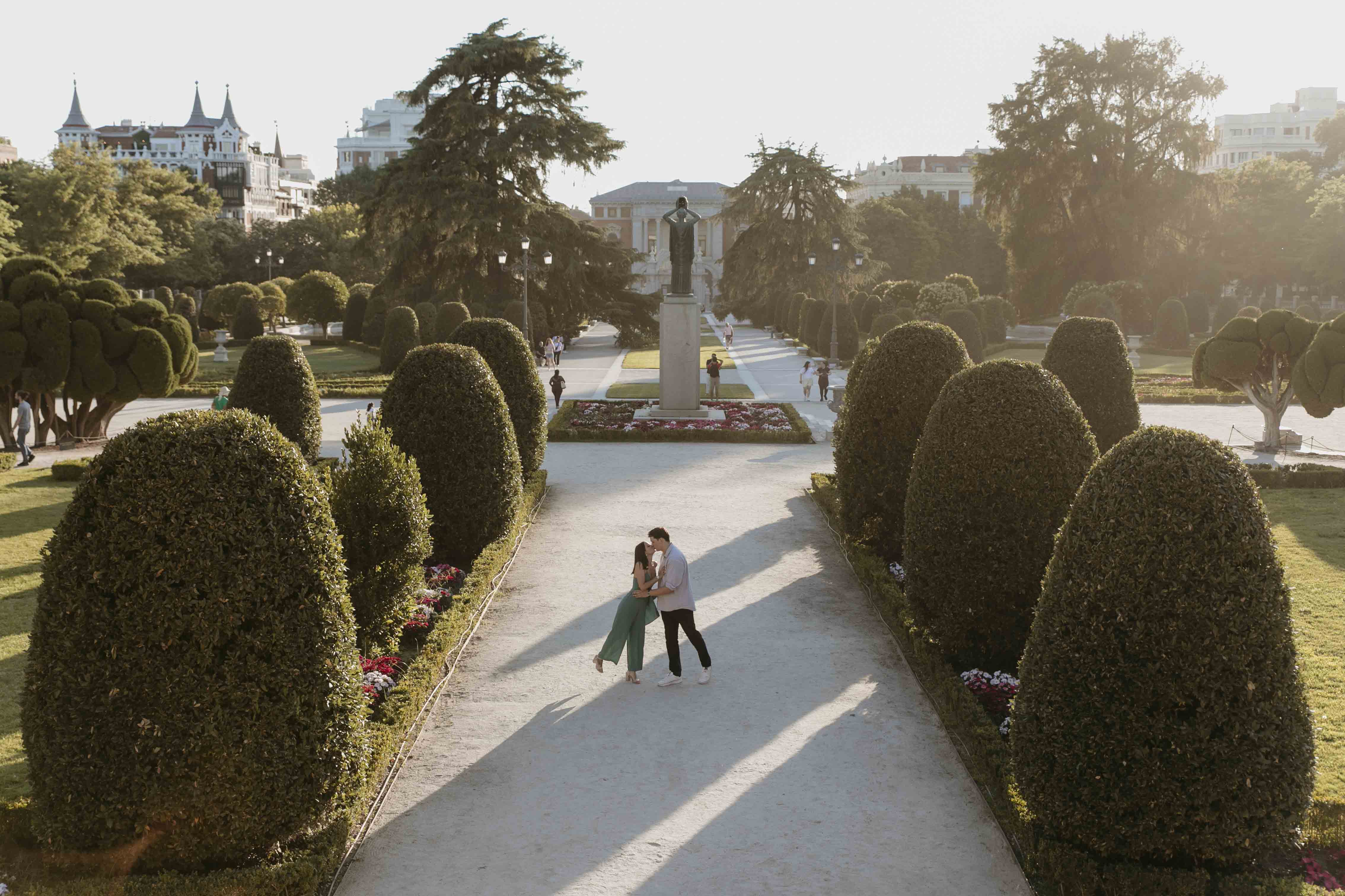 surprise proposal photoshoot in Parterre gardens at Retiro Park