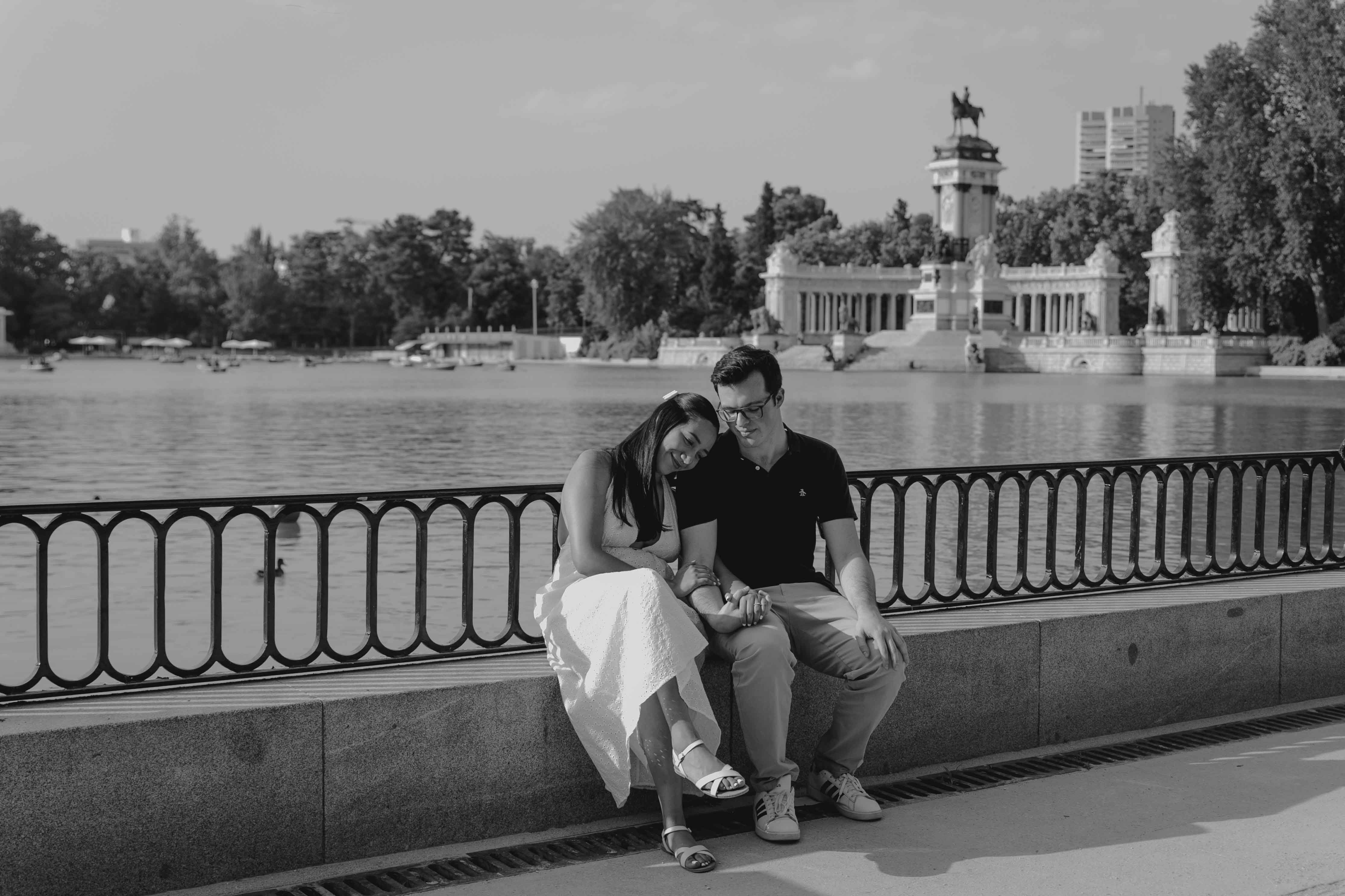 fotografia profesional de parejas y pedidas de mano en la ciudad de madrid, españa