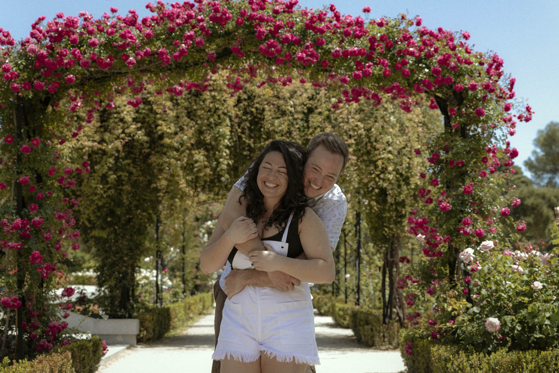 fotos de preboda en la rosaleda del retiro