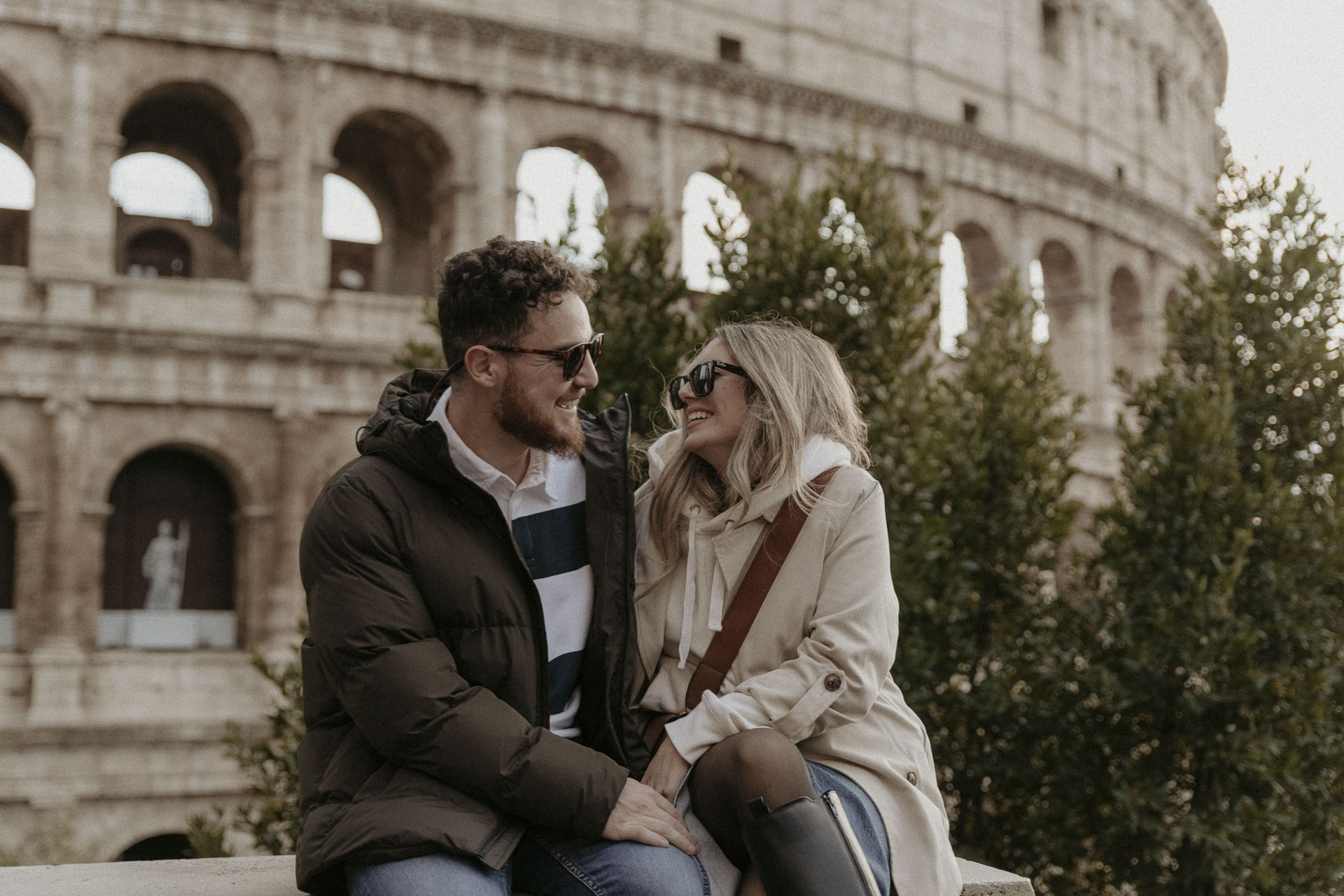 sesion de fotos de pedida de mano en roma