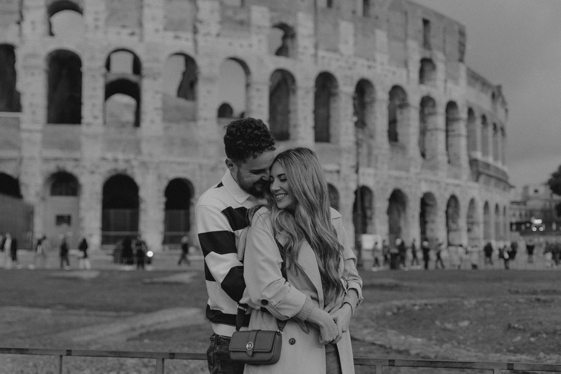 engagement photoshoot in rome, italy