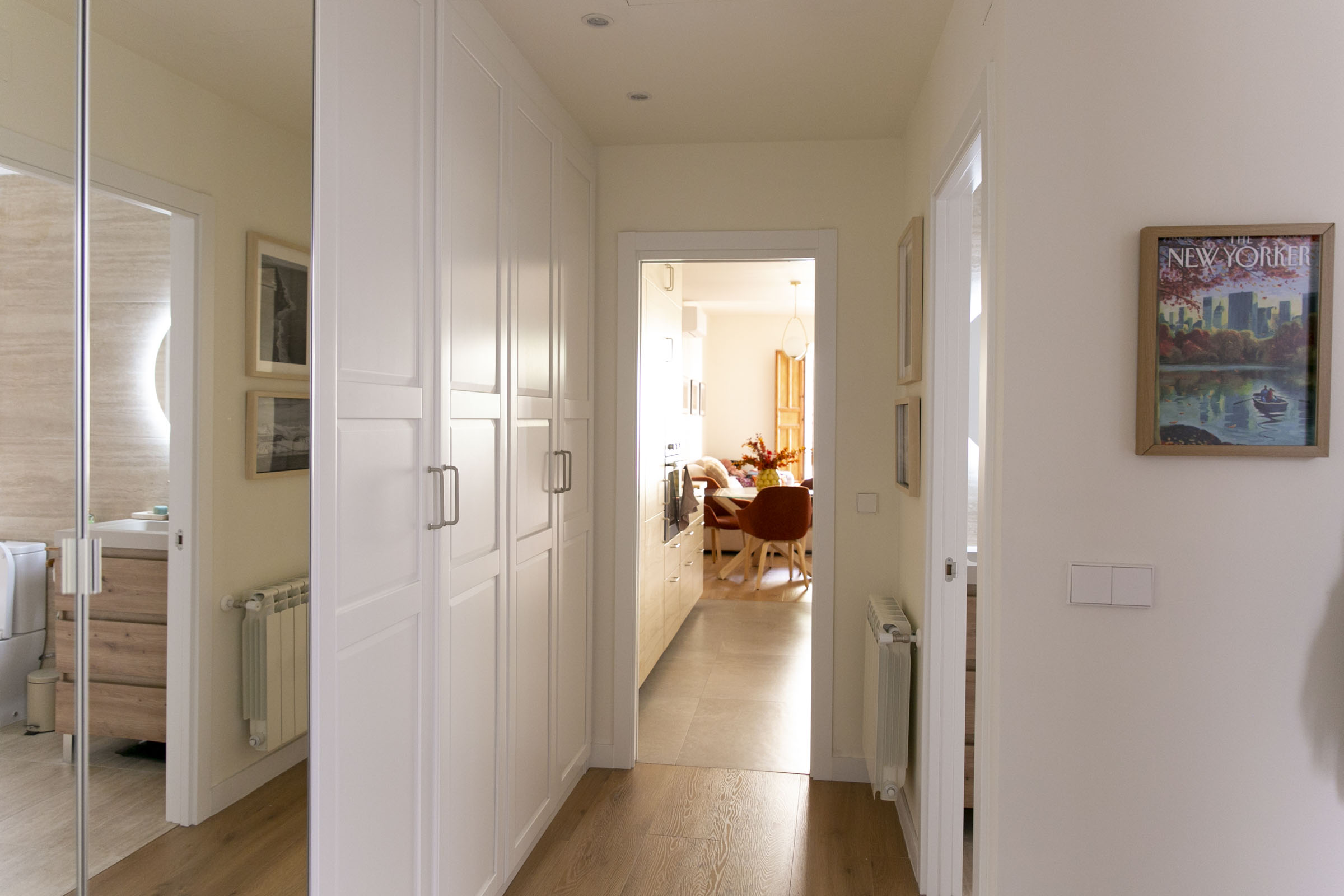 Monthly rental in downtown Madrid — stylish, central, and fully equipped.