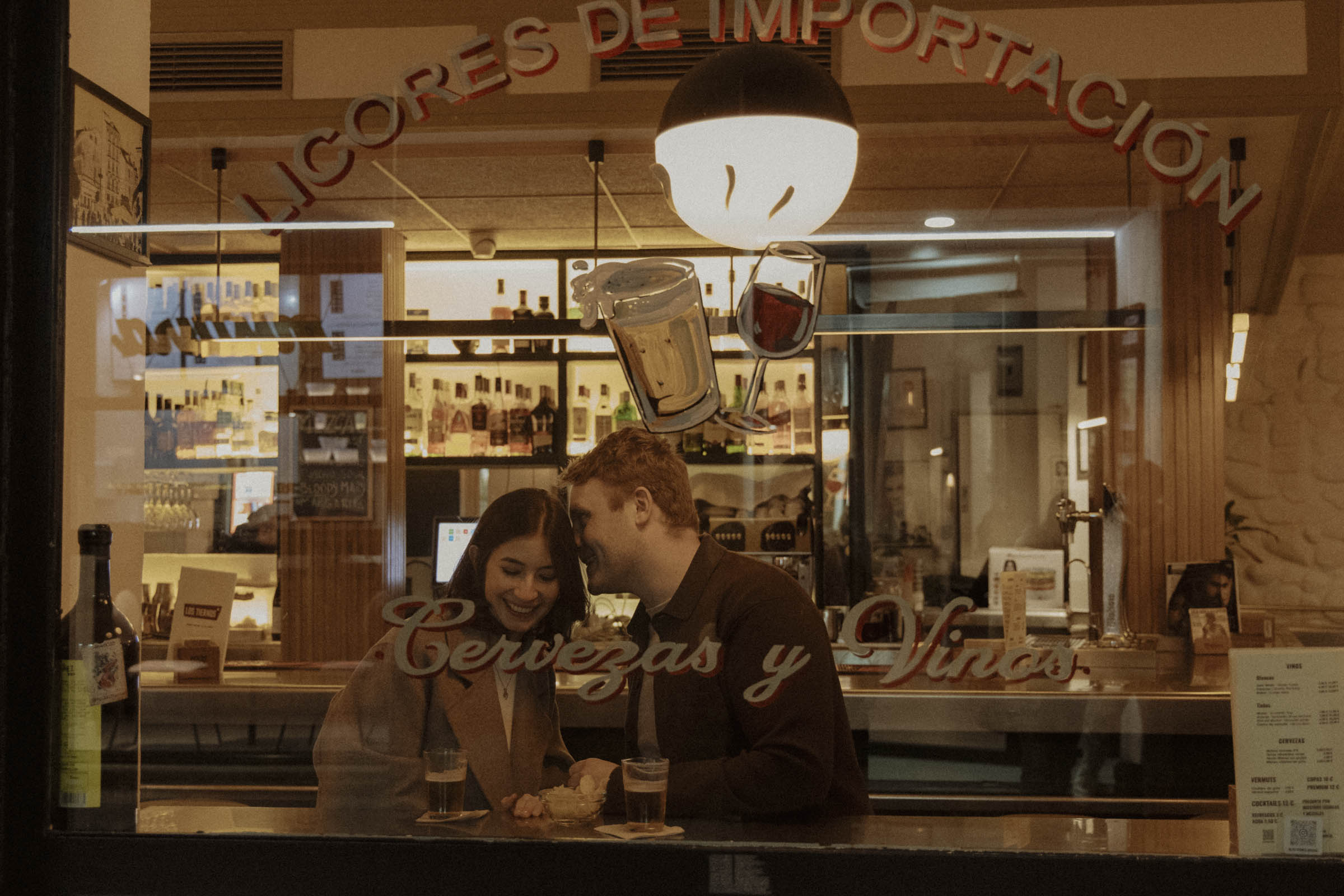 fotografa en madrid especializada en fotografia de pareja y boda con estilo film y vintage